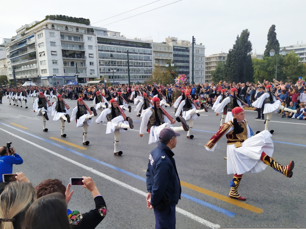 il cambio della guardia in piazza syntagma